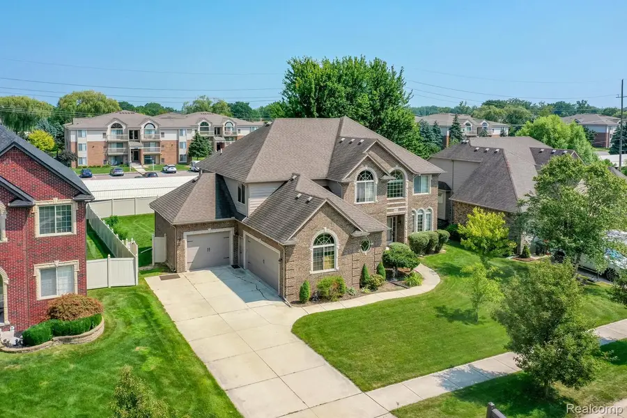 39122 Nautical Lane, Harrison Township, MI 48045 - Image #2