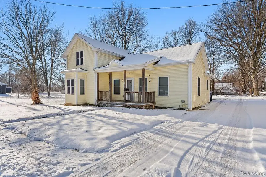 1114 S Grand Traverse St, Flint, MI 48502 - Image #2