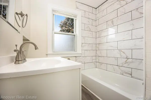 449 W Evelyn Avenue, HazelPark, MI 48030