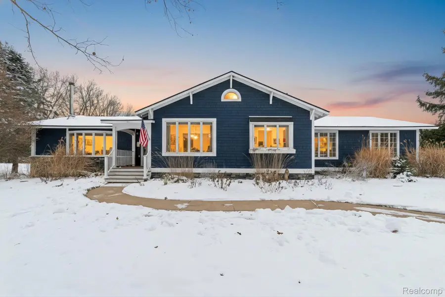 187 Darwin Road, Pinckney, MI 48169 - Image #2