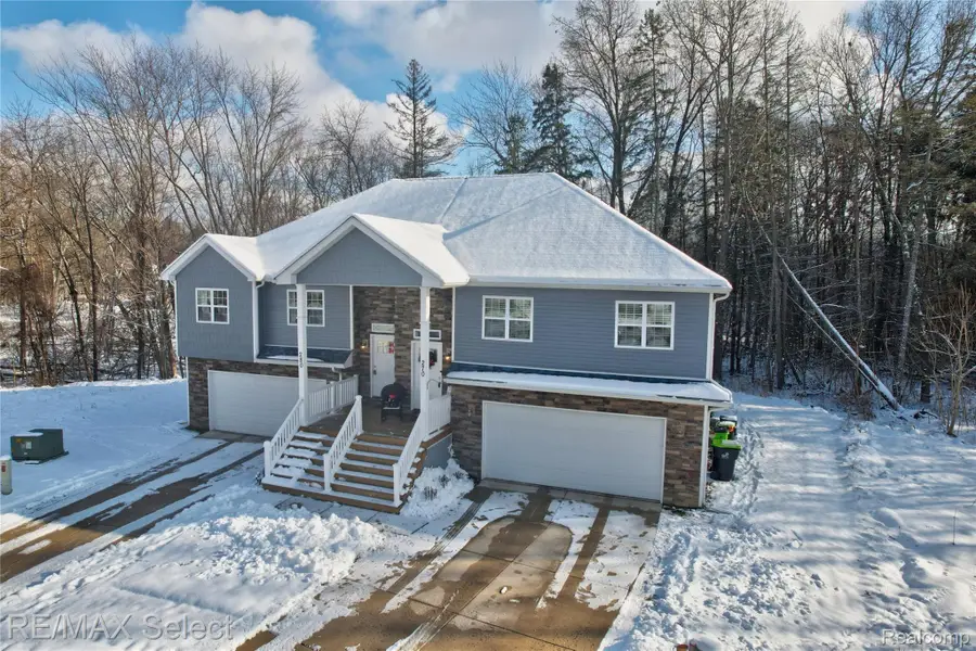 270 Whispering Pines Drive, Fenton, MI 48430 - Image #2