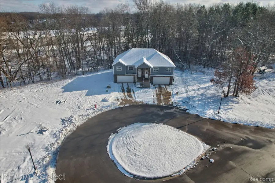 270 Whispering Pines Drive, Fenton, MI 48430 - Image #3