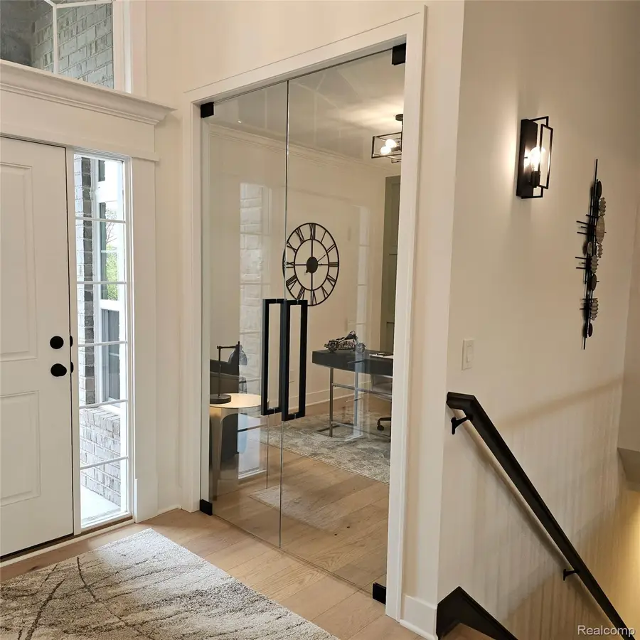 54765 Palomino Dr, Macomb, MI 48315 - Image #2