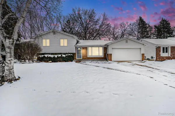 5023 Spring Well Lane, GrandBlanc, MI 48439
