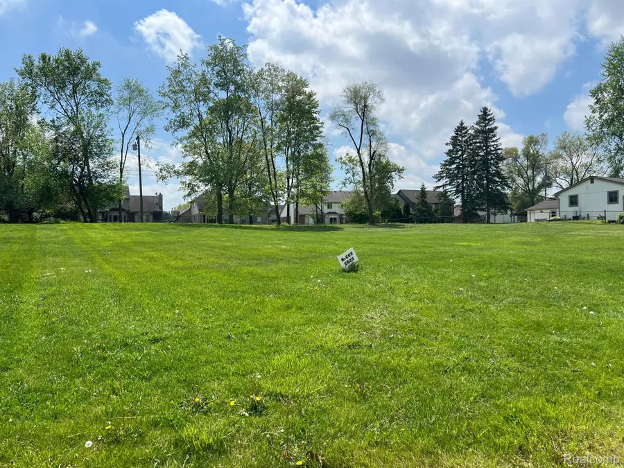 1625 Mccoy Street, Commerce, MI 48390 - Image #2