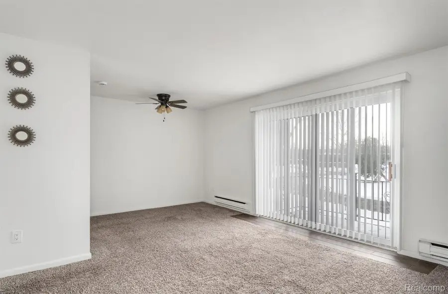 1862 Colonial Village Way, Waterford, MI 48328 - Image #3