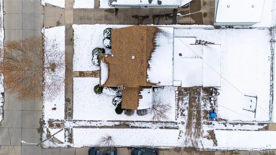 20602 Powers Avenue, Dearborn Heights, MI 48125 - Image #2