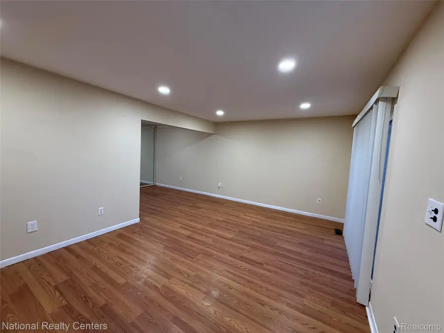 41846 Langley Drive, Sterling Heights, MI 48313 - Image #2