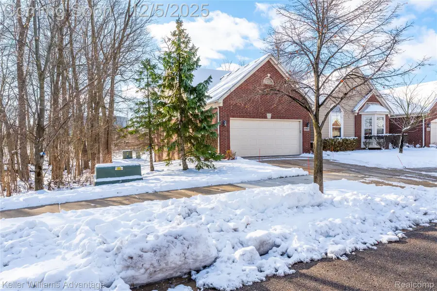 40827 Lenox Park Drive, Novi, MI 48377 - Image #3