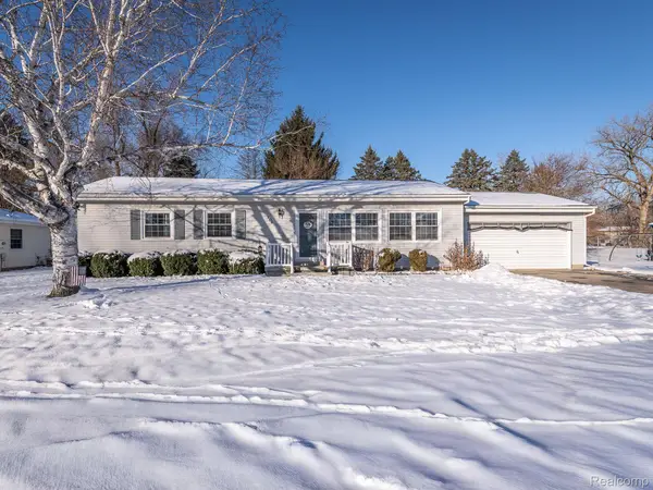 104 Valley Drive, Hudson, MI 49247