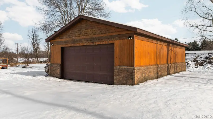 468 N Truhn Road, Fowlerville, MI 48836 - Image #2