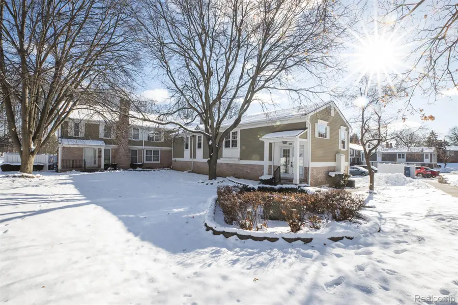 20940 E Glen Haven Circle #46, Northville, MI 48167 - Image #2