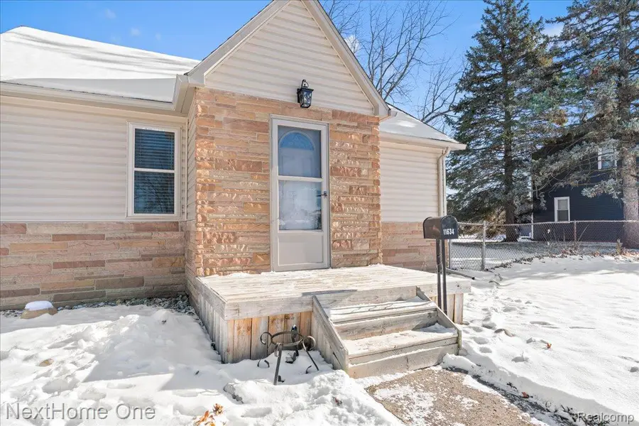 11634 Cardwell Street, Livonia, MI 48150 - Image #2