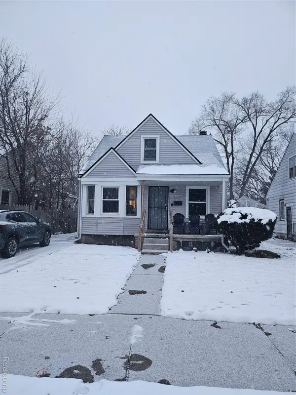 8643 Greenview Avenue, Detroit, MI 48228