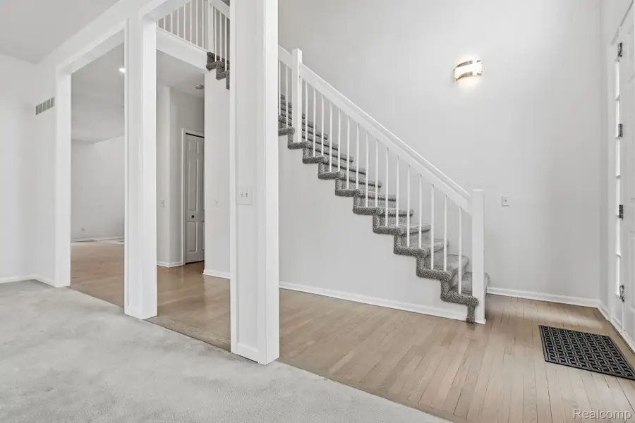 19270 Theresa Boulevard, Rockwood, MI 48173 - Image #3