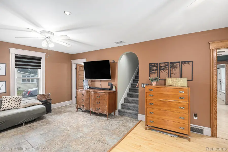 325 West Flint Street, Lake Orion, MI 48362 - Image #3