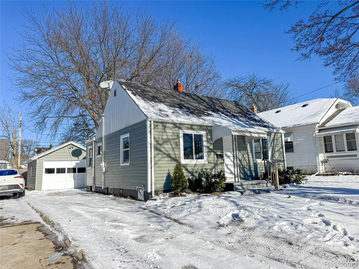 621 Lochhead Avenue, Flint, MI 48507 - Image #1