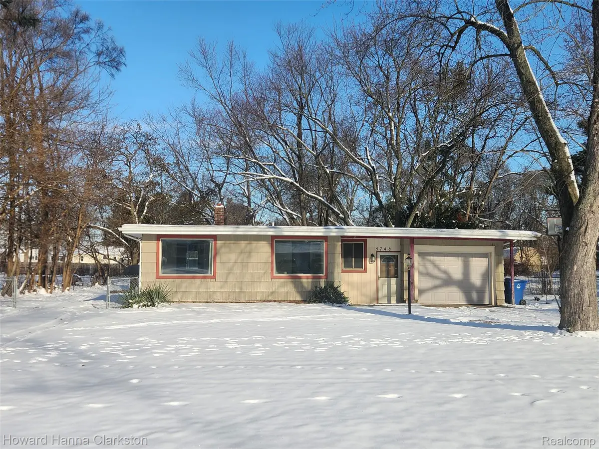 5748 Graves Street, Waterford, MI 48327 - Image #1