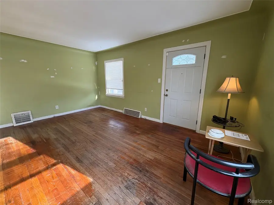 4216 Syracuse Street, Dearborn Heights, MI 48125 - Image #3