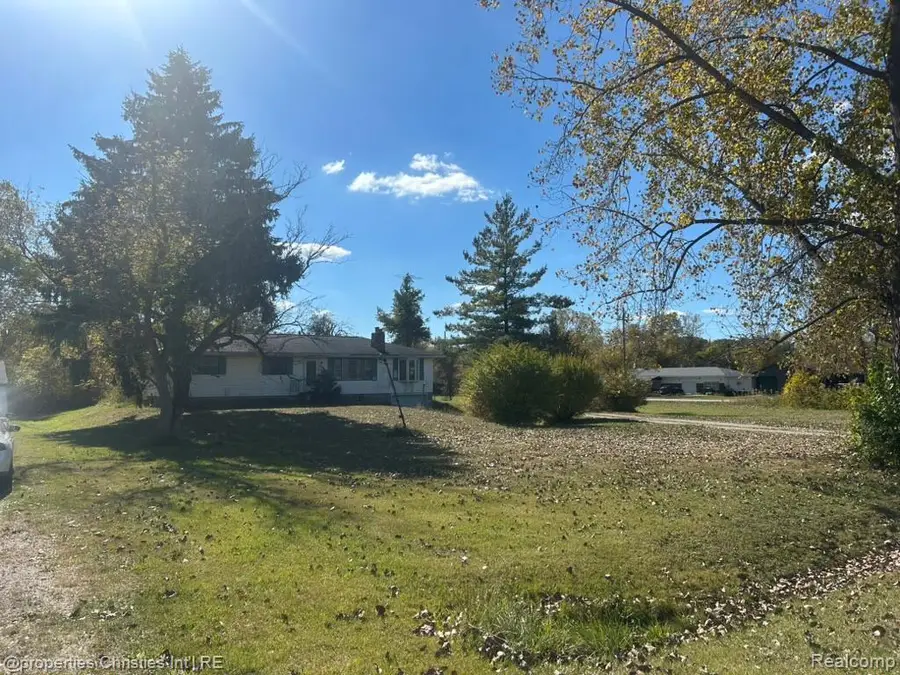 3369 Dove Road, Port Huron Charter Township, MI 48060 - Image #2