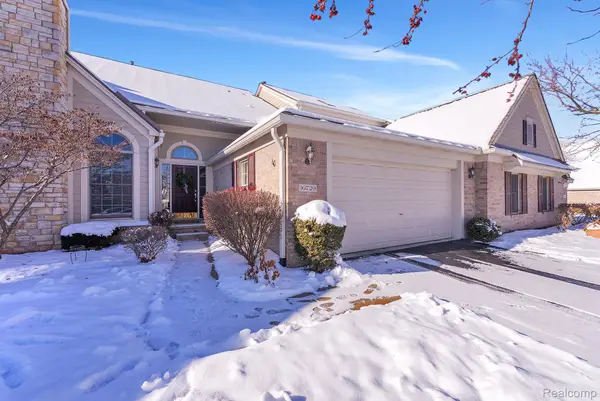 16729 Lyonhurst Circle, Northville, MI 48168