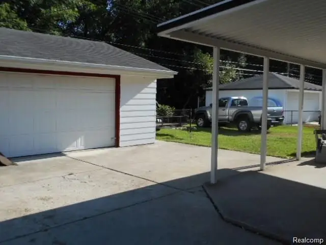 36891 Thinbark Street, Wayne, MI 48184 - Image #3