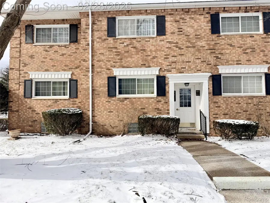 611 E Fox Hills Drive #36, Bloomfield, MI 48304 - #2