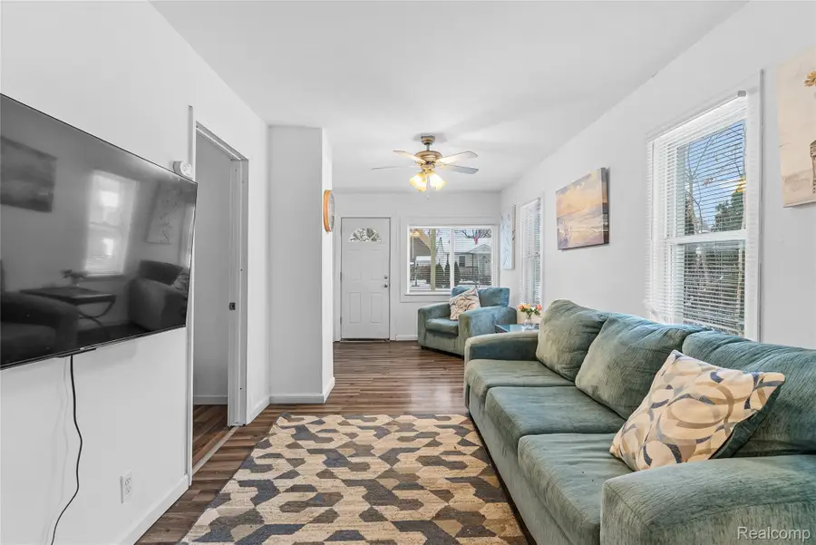 1169 Carman Street, Burton, MI 48529 - Image #2