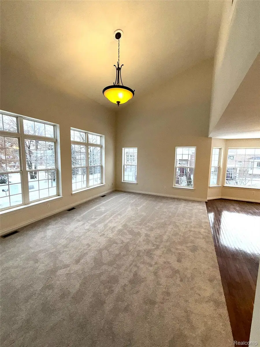 71 Grandview Circle, White Lake, MI 48386 - Image #2