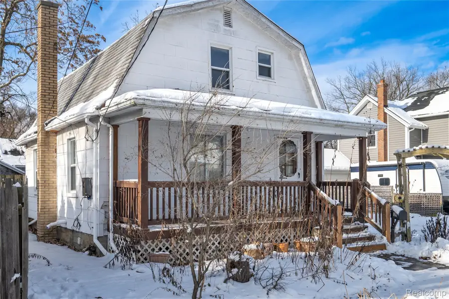 129 N Slater Street, Lake Orion, MI 48362 - Image #2