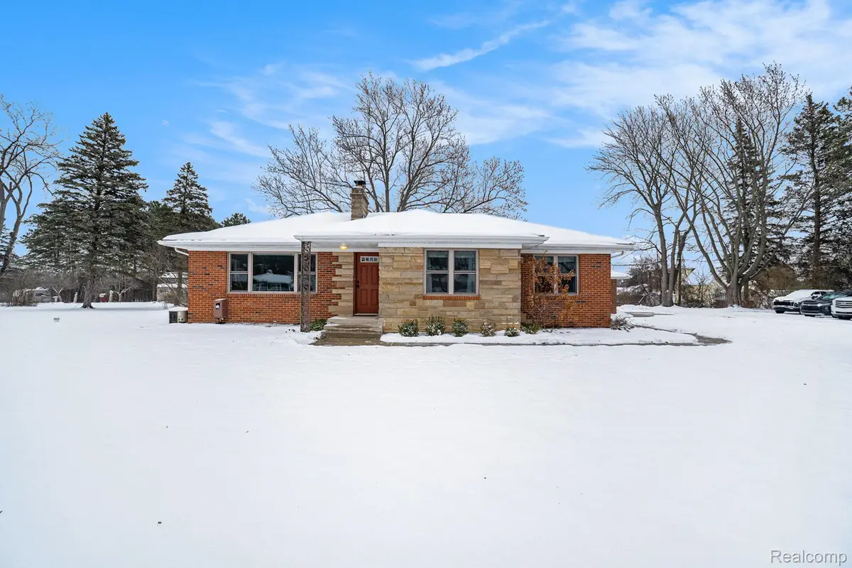 7545 Porter Road, Grand Blanc Charter Township, MI 48439 - Image #1
