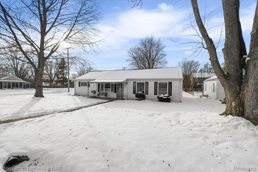 9005 Marlowe Avenue, Plymouth, MI 48170 - Image #2