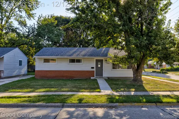 21900 Eastwood Street, OakPark, MI 48237