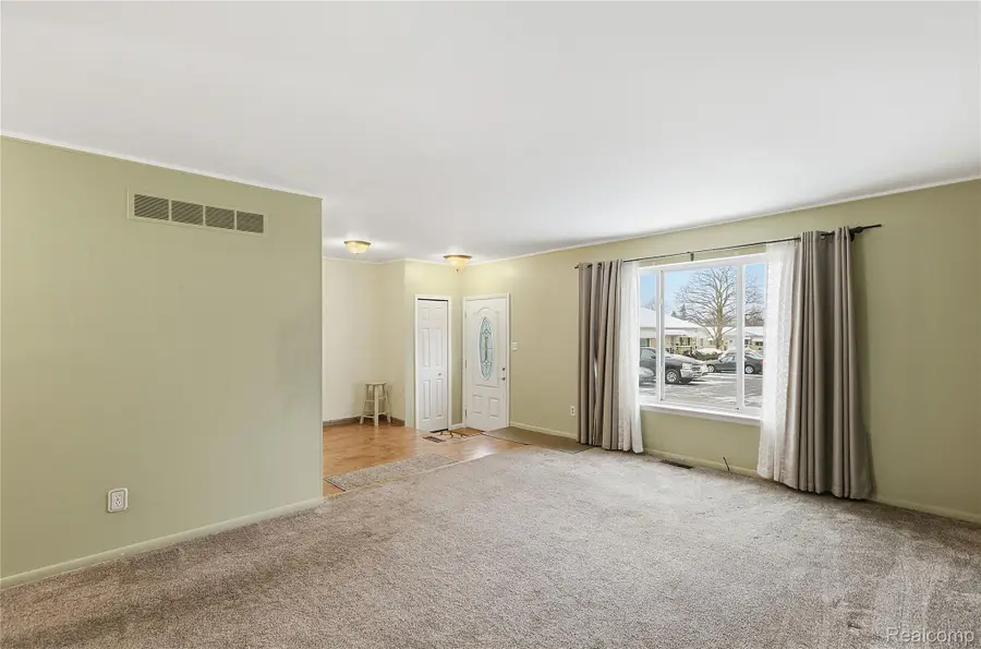 49990 Helfer Blvd, Wixom, MI 48393 - Image #2