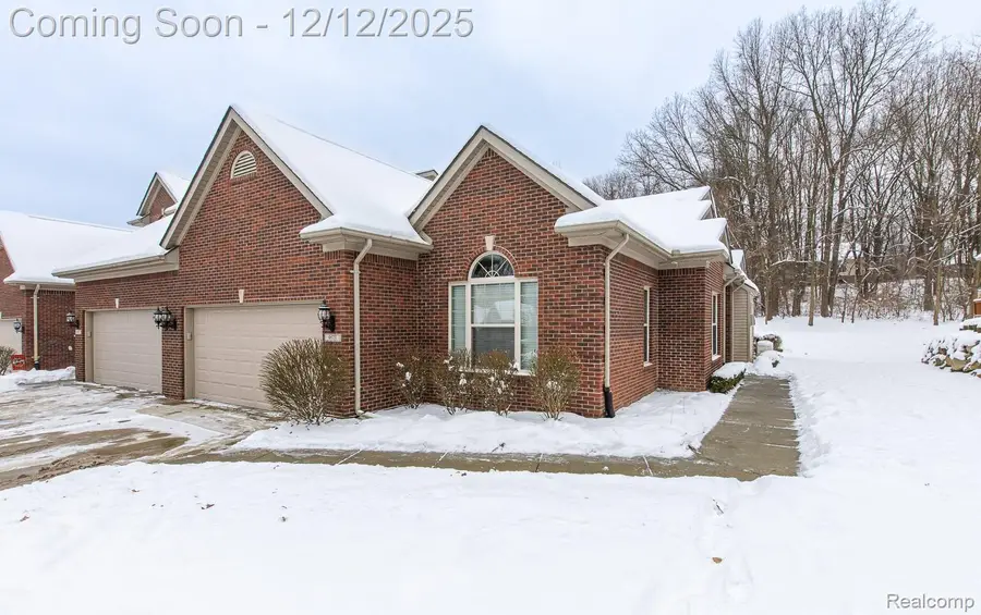 9573 Kingsway Circle, Clarkston, MI 48348 - Image #2