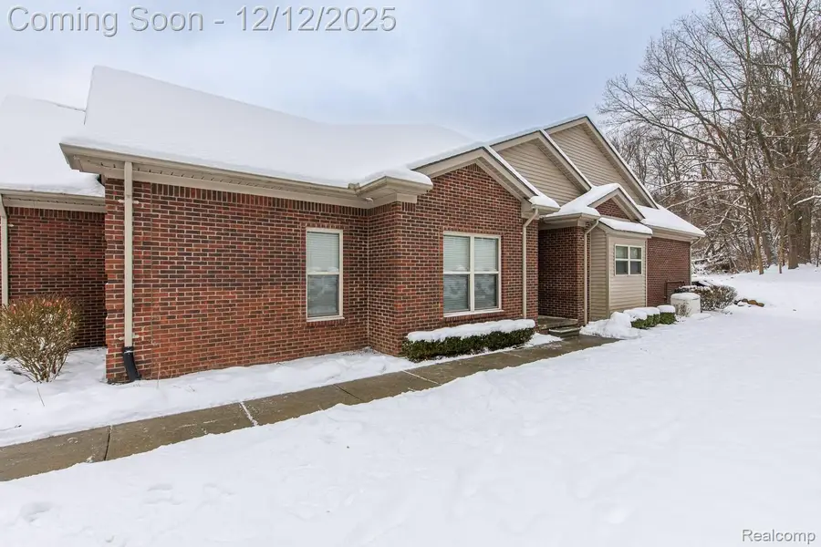 9573 Kingsway Circle, Clarkston, MI 48348 - Image #3