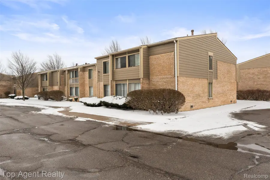 16275 W Nine Mile Road, Southfield, MI 48075 - Image #2
