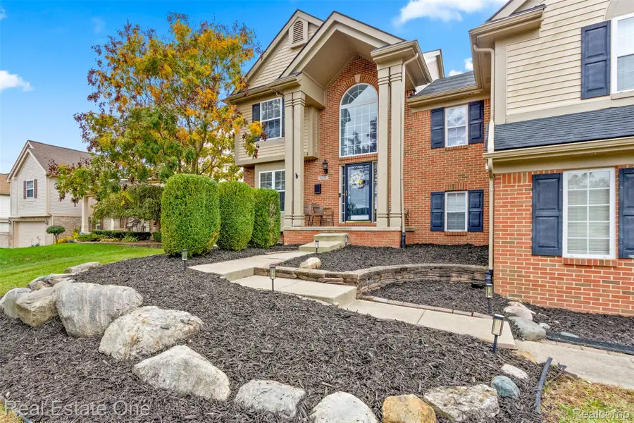 43275 Pond Bluff Drive, Belleville, MI 48111 - Image #3