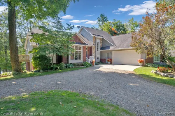 4655 Cusenza Drive, OtterLake, MI 48464