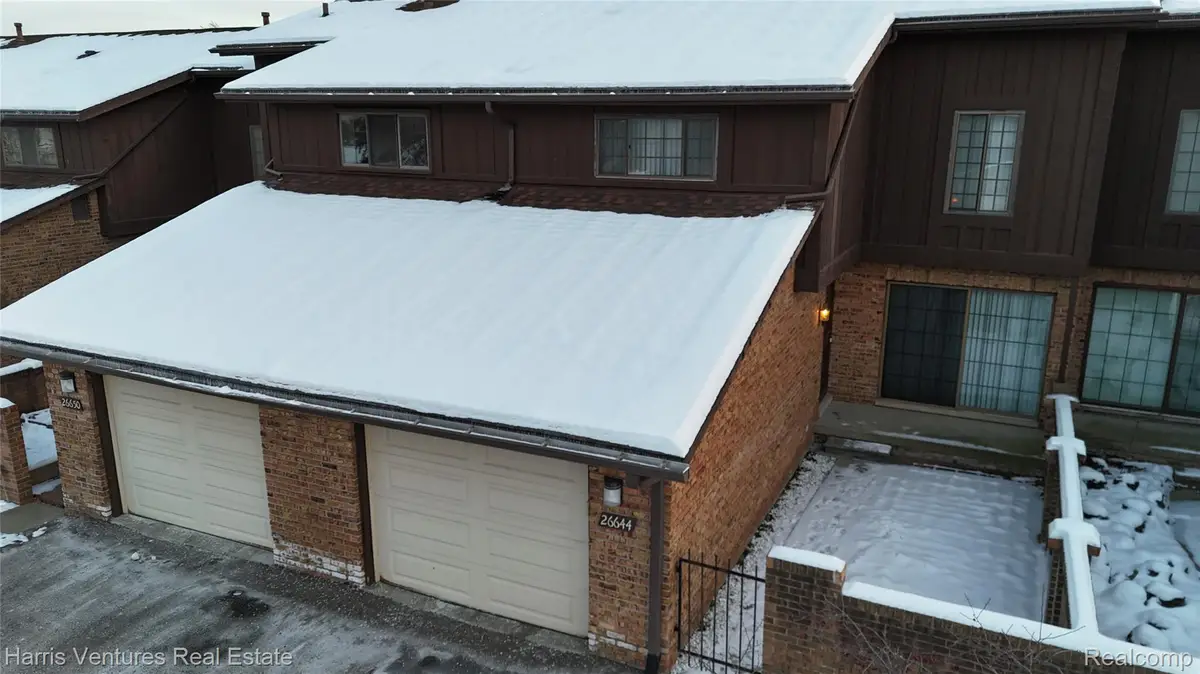26644 Summerdale Drive, Southfield, MI 48033 - Image #1