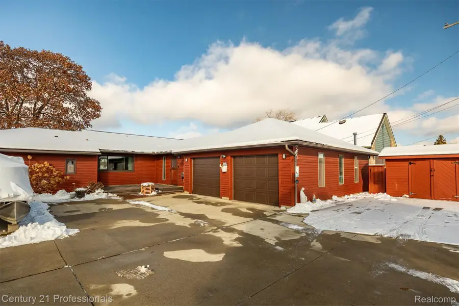 13504 S Horrell Road, Fenton, MI 48430 - Image #3