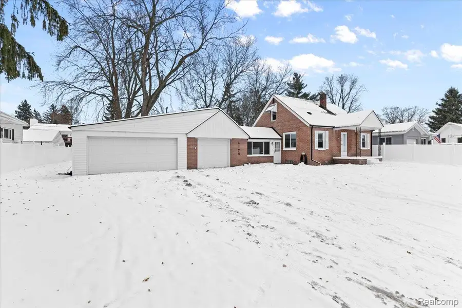 4175 Motorway Drive, Waterford, MI 48328 - Image #3