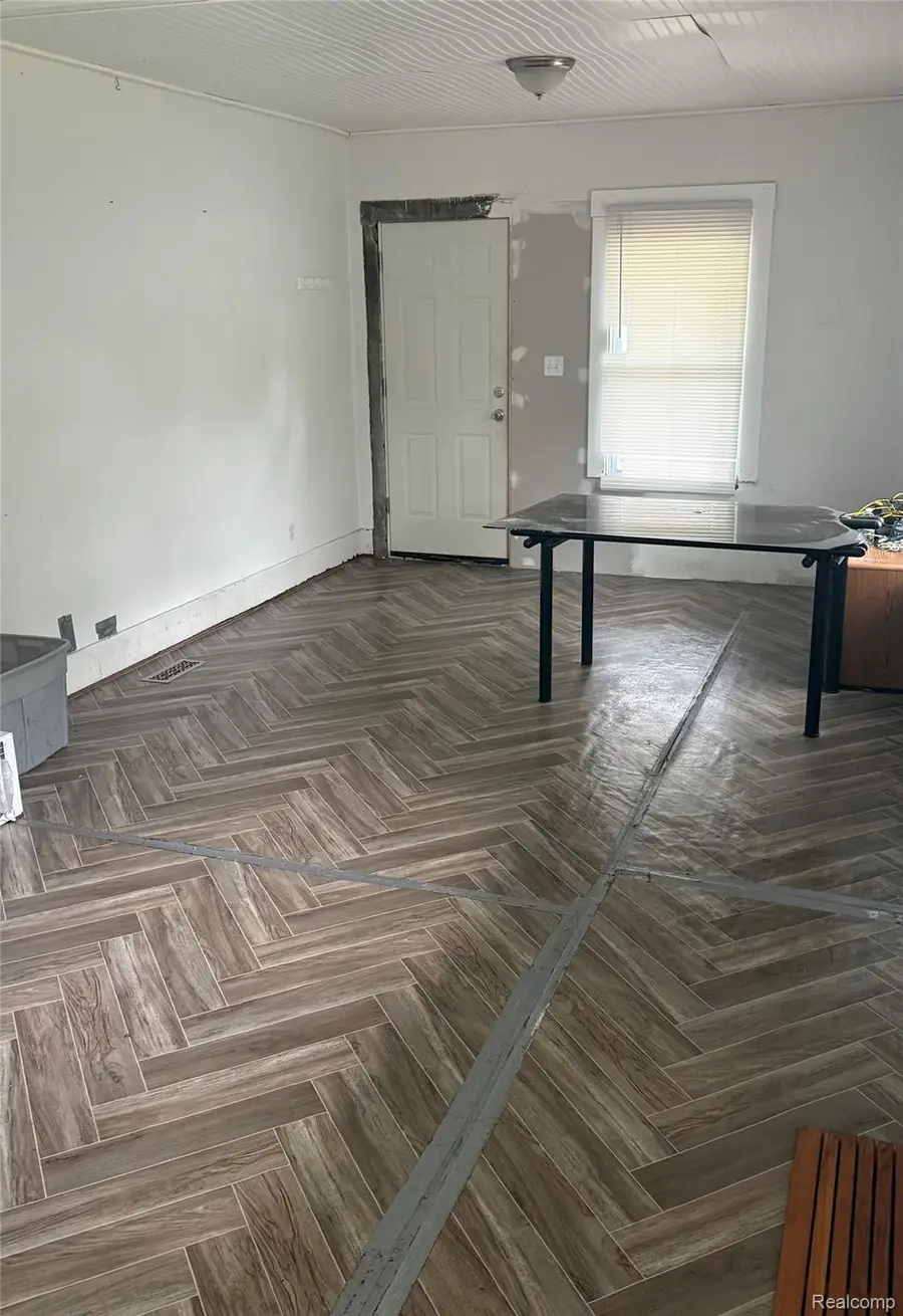 834 Remington Avenue, Flint, MI 48507 - Image #2