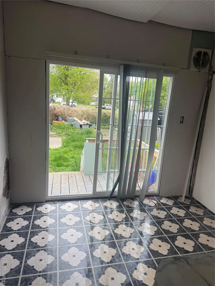 834 Remington Avenue, Flint, MI 48507 - Image #3