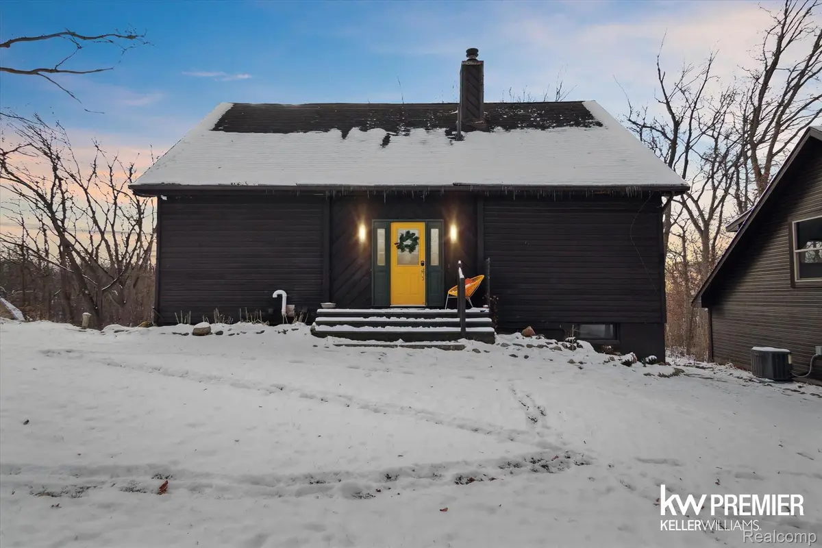 897 Annie Lang Drive, Milford, MI 48381 - Image #1