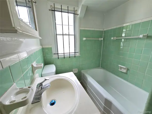 16740 Stahelin Avenue, Detroit, MI 48219