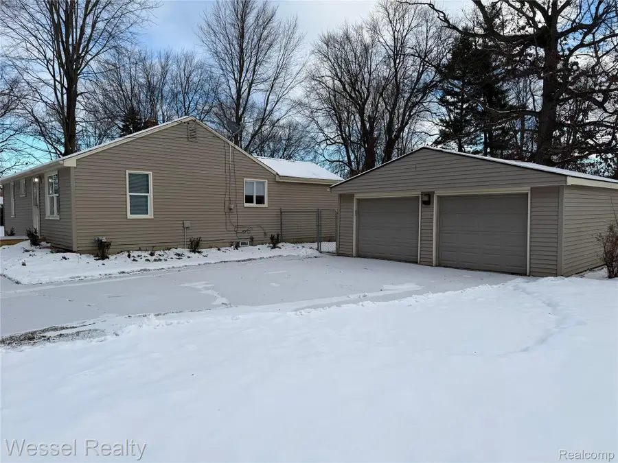 3173 Coin Street, Burton, MI 48519 - Image #2