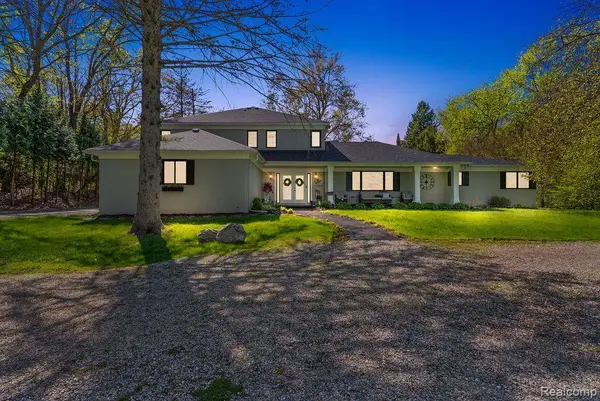 9855 Ortonville Road, Clarkston, MI 48348