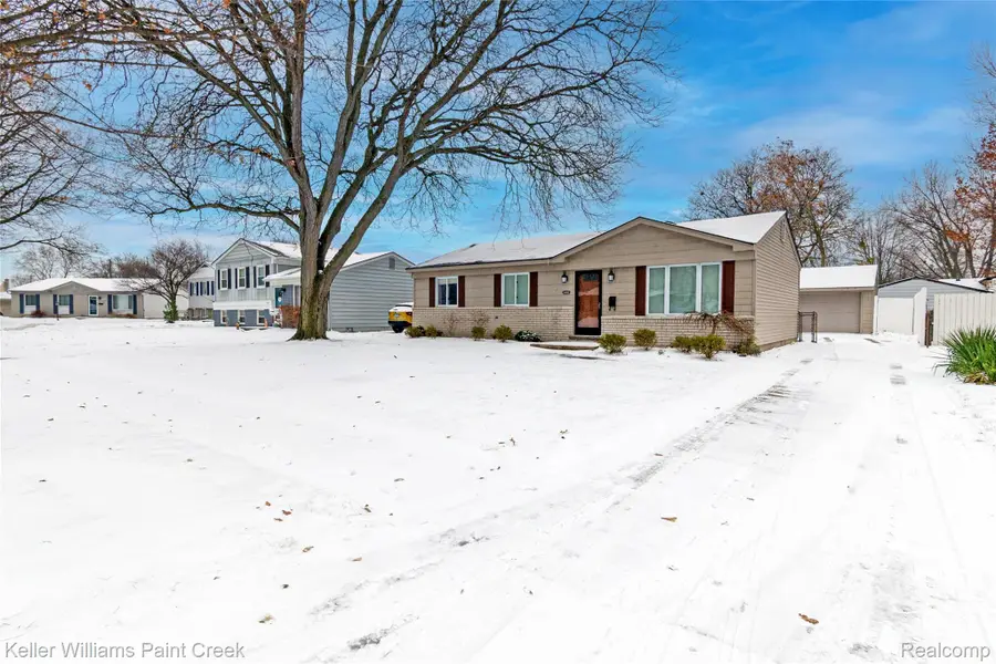 44205 Felstone Drive, Sterling Heights, MI 48313 - Image #2