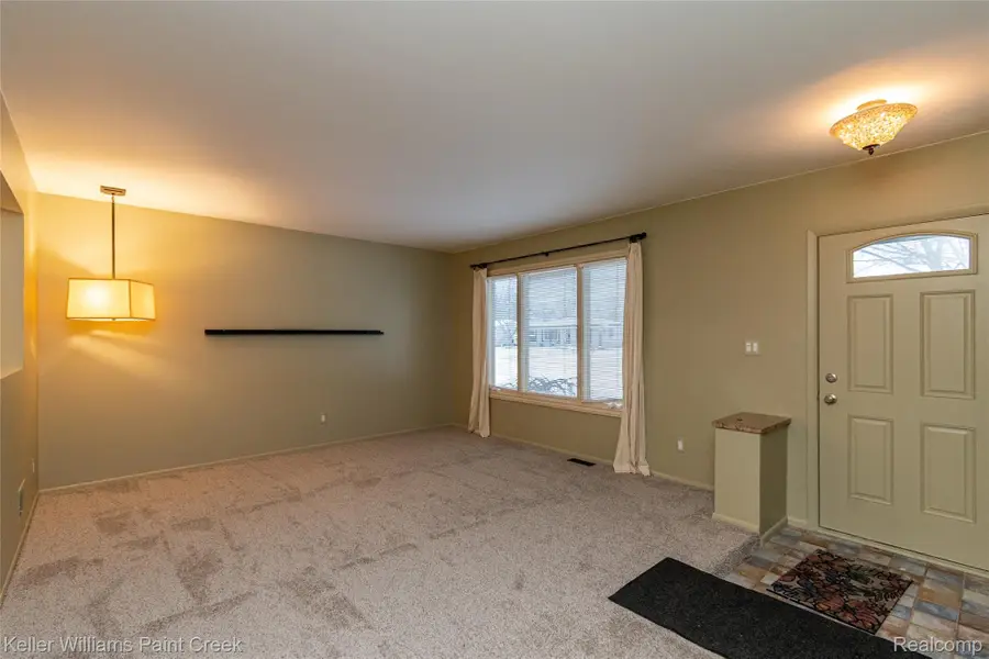 44205 Felstone Drive, Sterling Heights, MI 48313 - Image #3